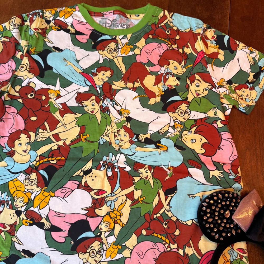 Cakeworthy T-Shirt Unisex L Green Peter Pan All Over Print Disney Graphic Tee